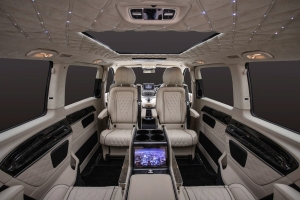 Luxury Mercedes V Class People Carriers - Business Plus Model (with AV pack) - Gallery - Senzati