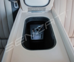 Senzati-V-Class-Jet-Class-Jet-Spec-with-Twin-Cream-Consoles-Leather-Uppers-Pic-8