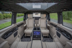 JET SPEC MODEL™ 6 SEATS