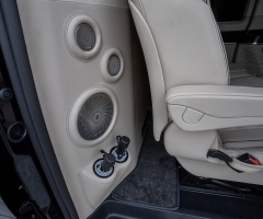 2024-VIP-V-Class-Beige-7-seat-18